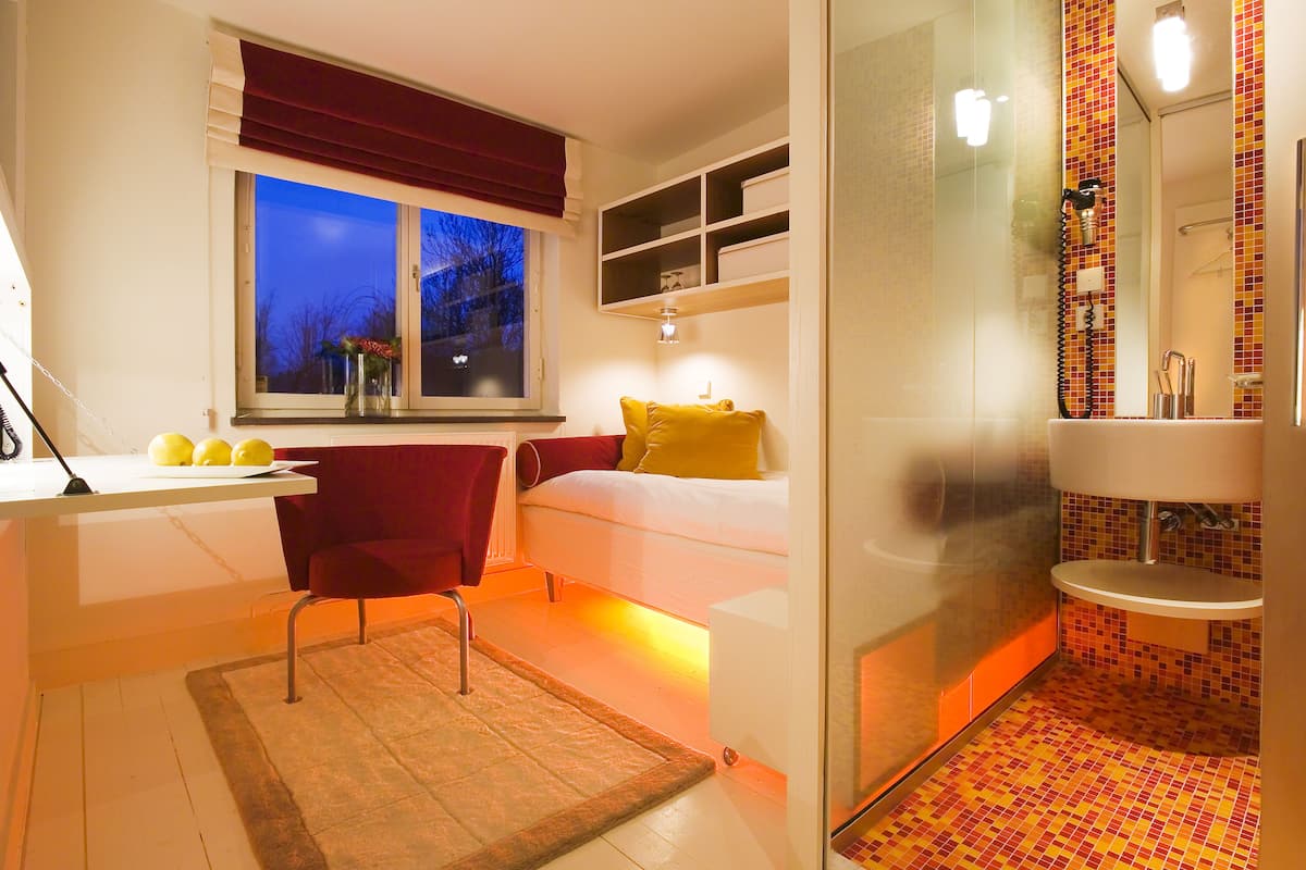 Premium bedding, minibar, individually decorated, desk