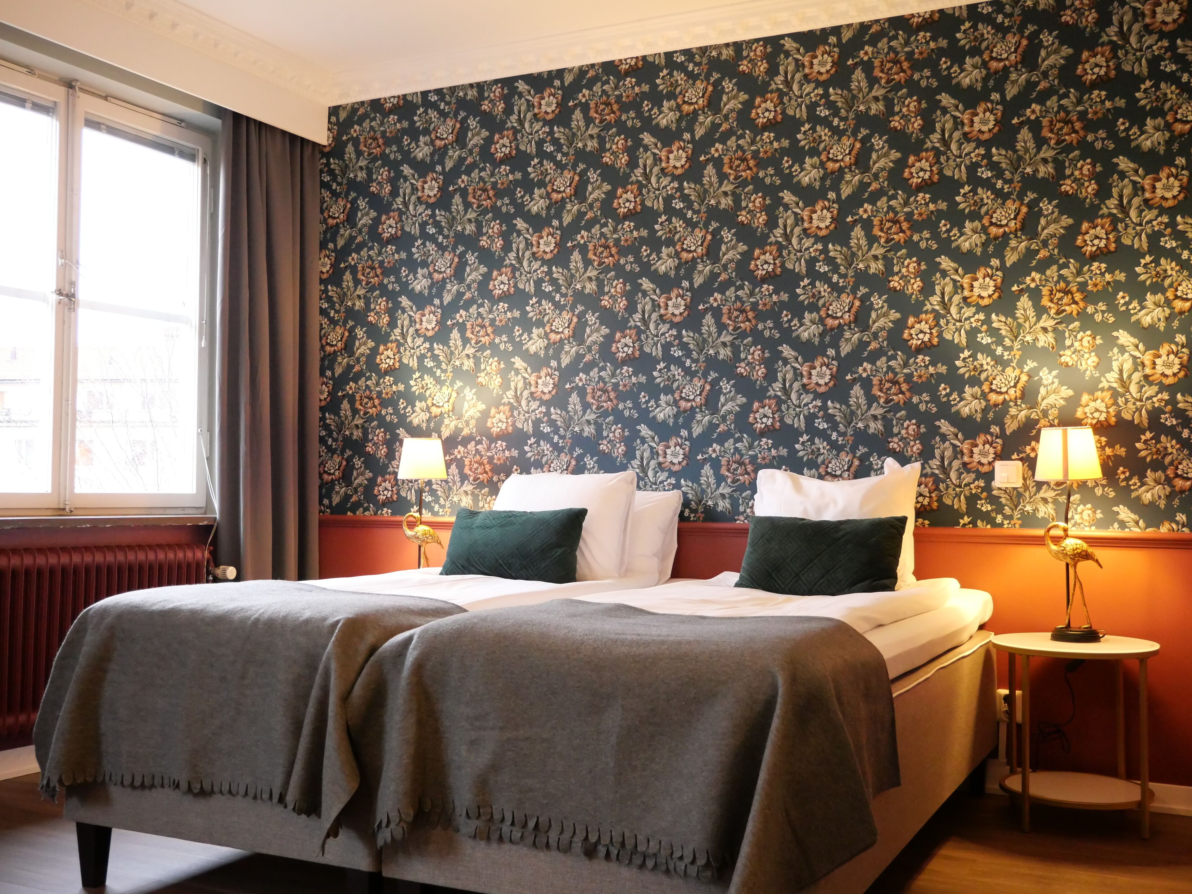 deluxe suite | 1 bedroom, individually decorated, desk, iron/ironing board