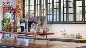 Free daily buffet breakfast