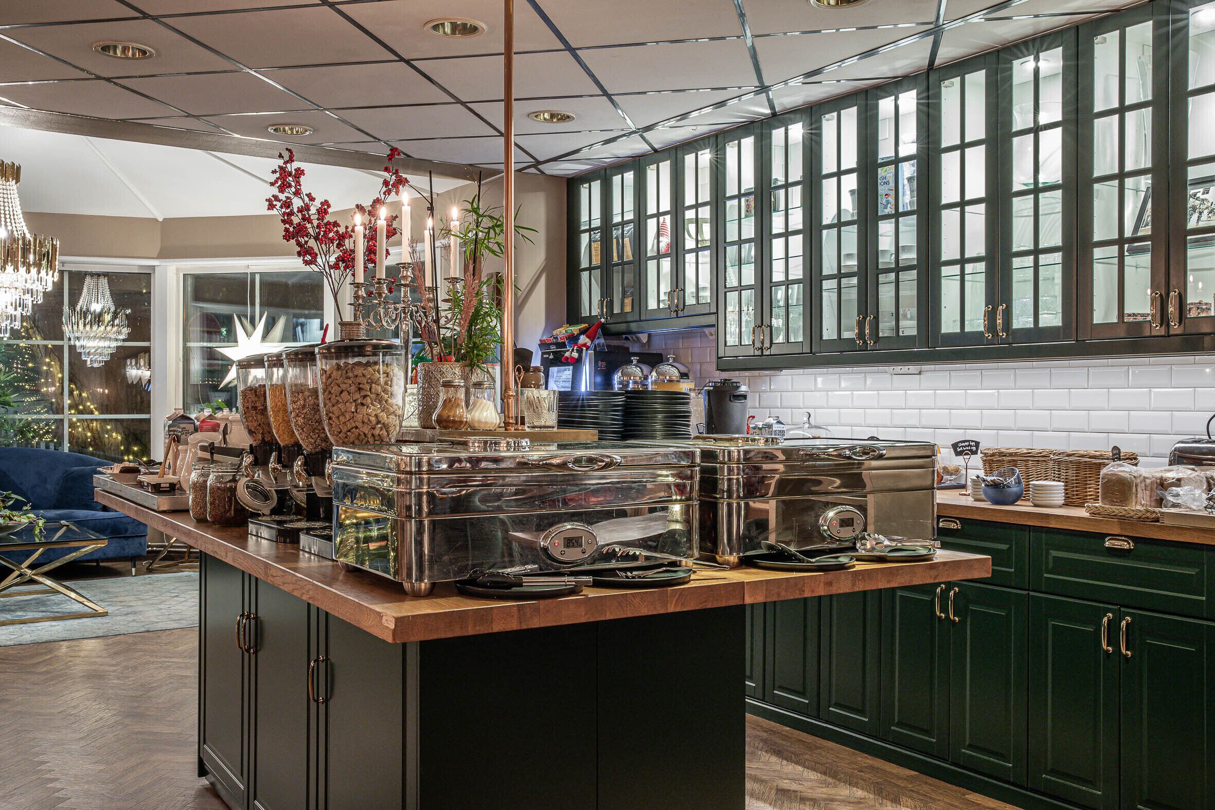 Free daily buffet breakfast