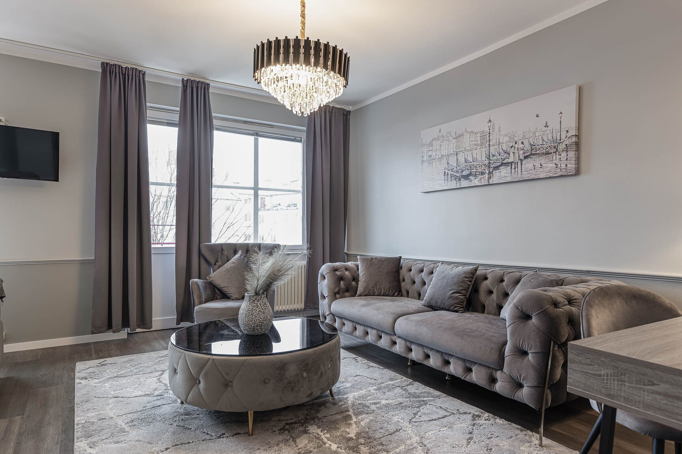 1 bedroom, individually decorated, desk, iron/ironing board