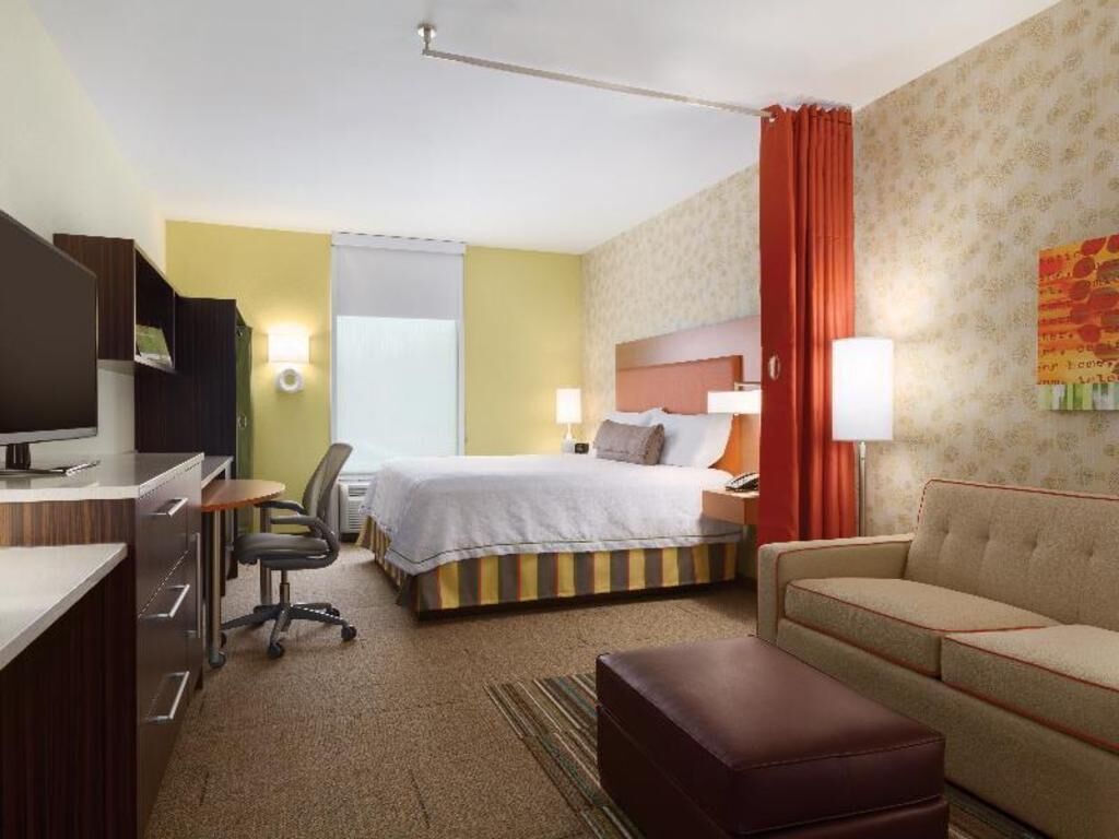 Hypo-allergenic bedding, blackout drapes, iron/ironing board, free WiFi