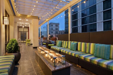 Home2 Suites by Hilton NY Long Island City/Manhattan View – Affordable hotel in Long Island City