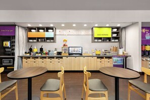 Free daily continental breakfast