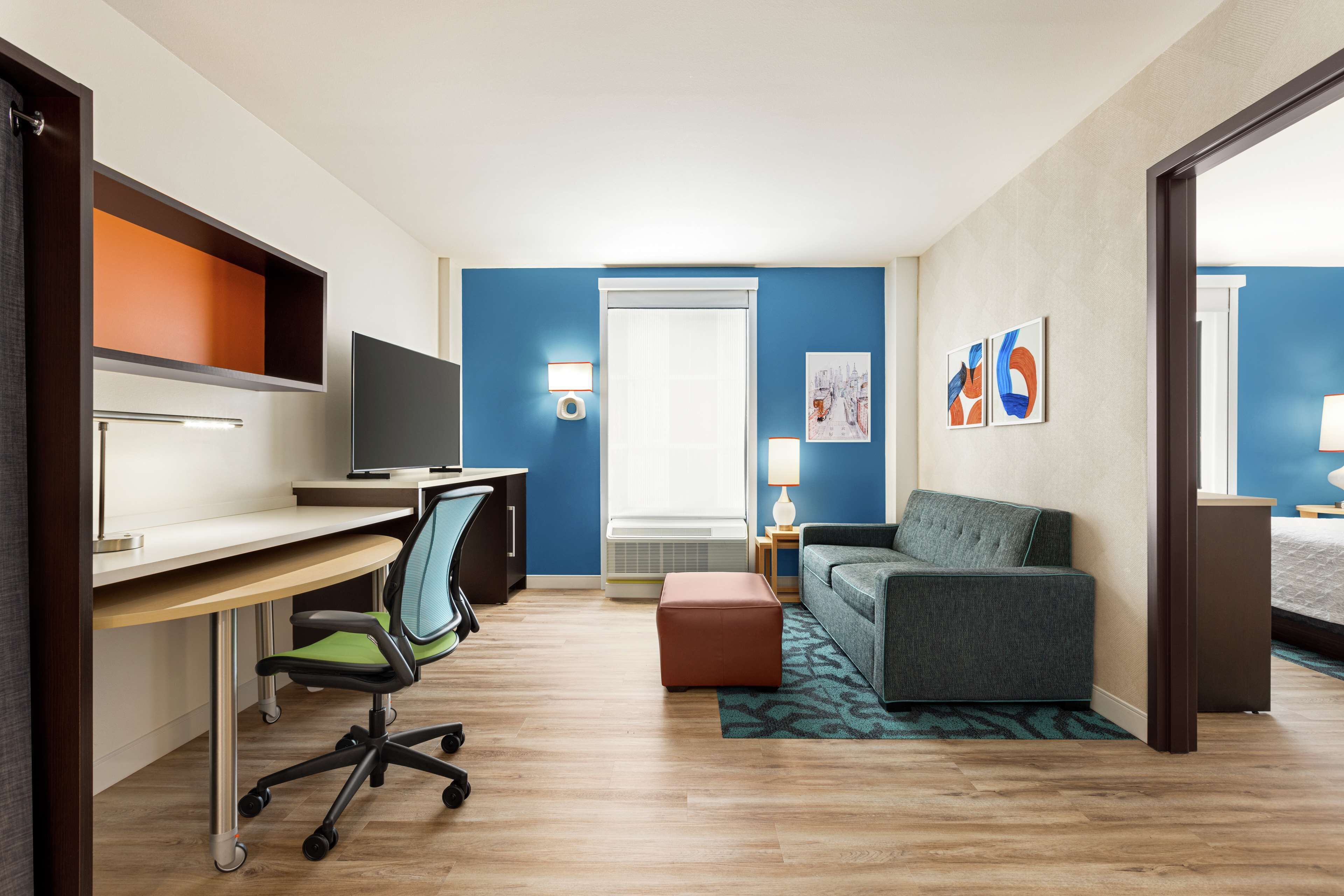 suite, 1 bedroom, non smoking | hypo-allergenic bedding, in-room safe, laptop workspace