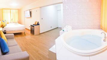 Superior Suite | Minibar, free WiFi, bed sheets