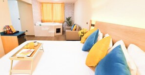 Minibar, free WiFi, bed sheets - Acuario Hotel & Suites (Santiago de Surco)