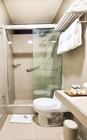 Bathroom - Acuario Hotel & Suites (Santiago de Surco)