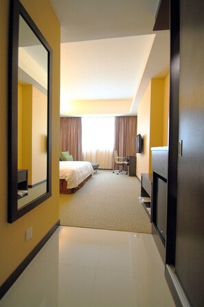 Superior Twin Room | Bathroom | Shower, rainfall showerhead, free toiletries, hair dryer - Ixora Hotel (Perai)