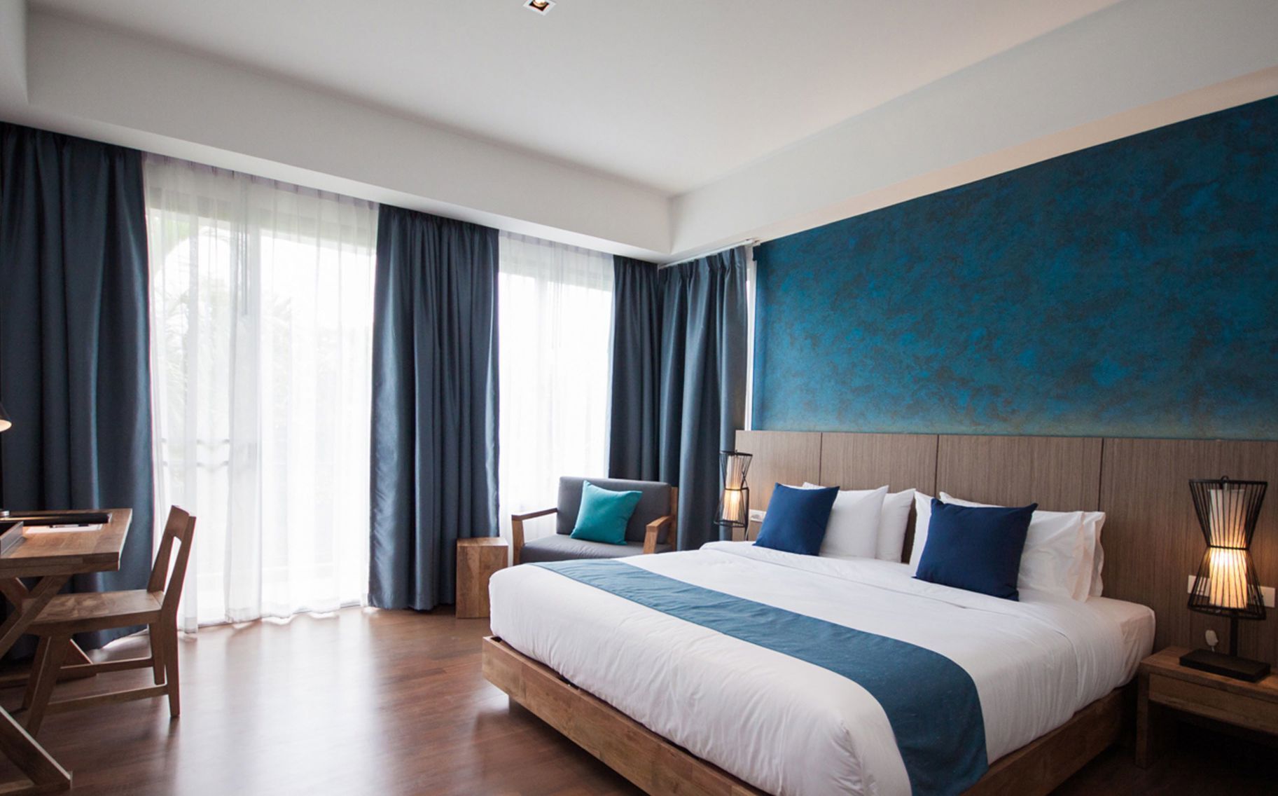 Safe på rommet, skrivebord, skrivebord for bærbar PC og lydisolert