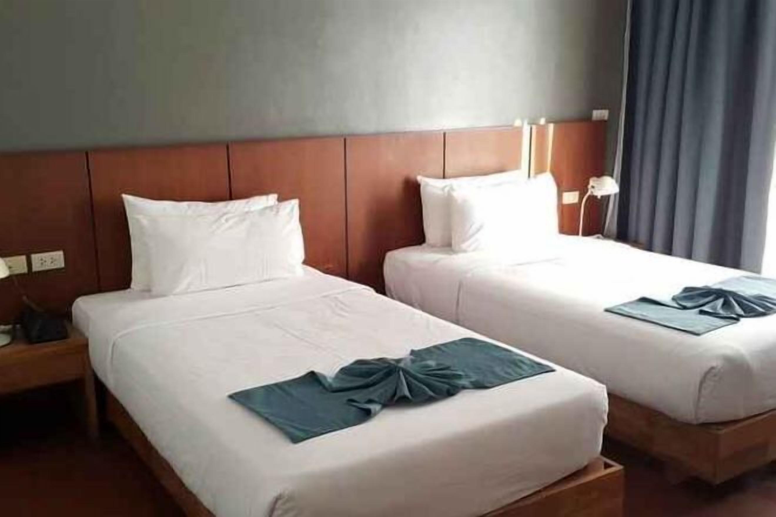 In-room safe, desk, laptop workspace, soundproofing