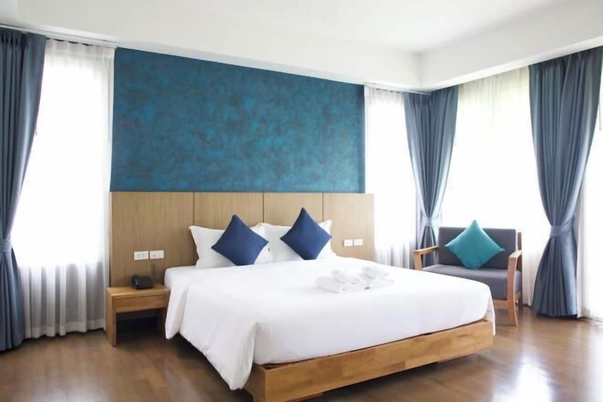 1 bedroom, in-room safe, soundproofing, free WiFi