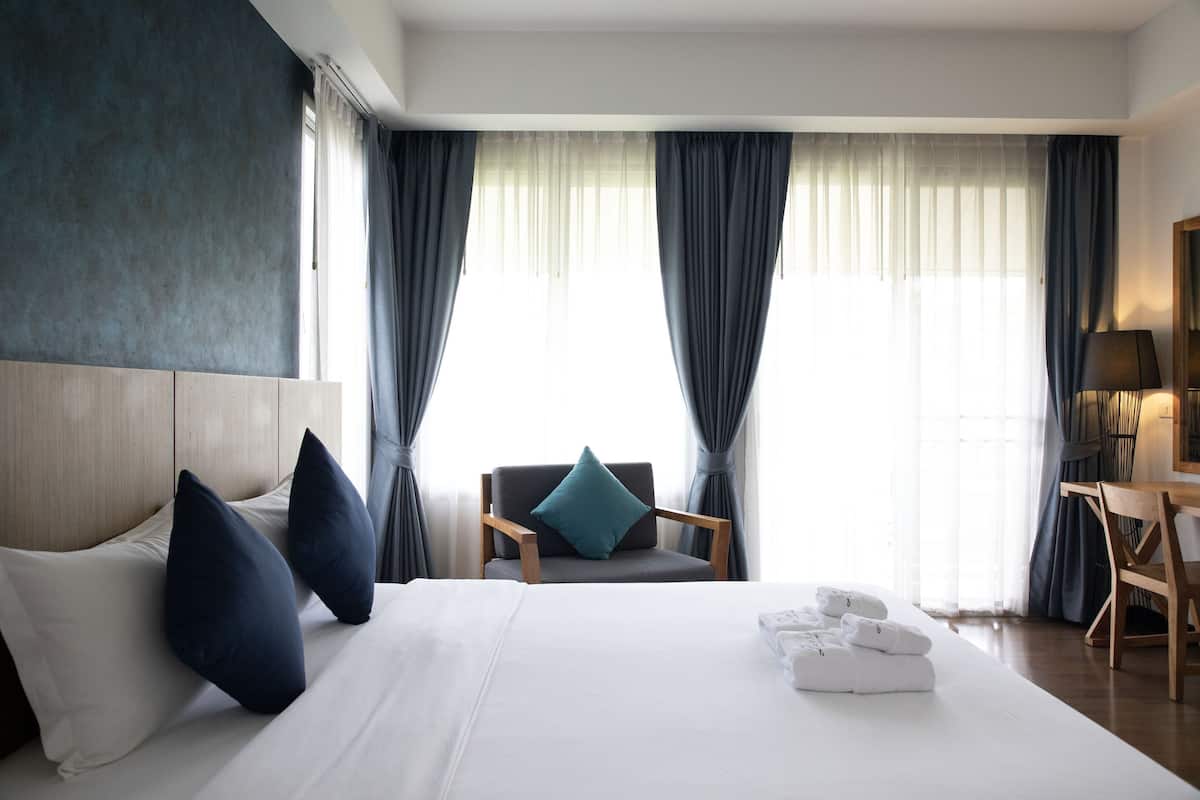 Suite, 1 Bedroom, Bathtub