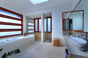 Rainfall showerhead, free toiletries, hair dryer, bathrobes