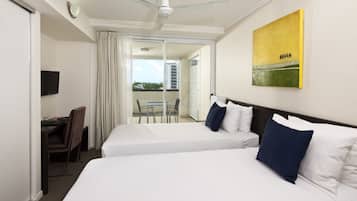 1 bedroom, premium bedding, in-room safe, desk