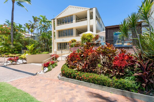 Property entrance - Silkari Reflections of Port Douglas (Port Douglas)