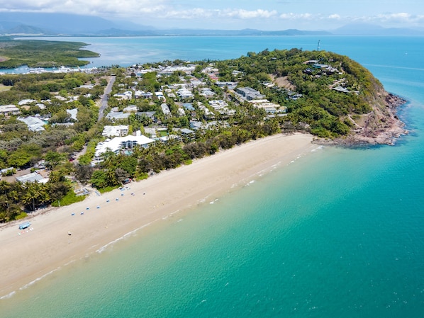 Beach nearby, white sand, sun-loungers, beach umbrellas