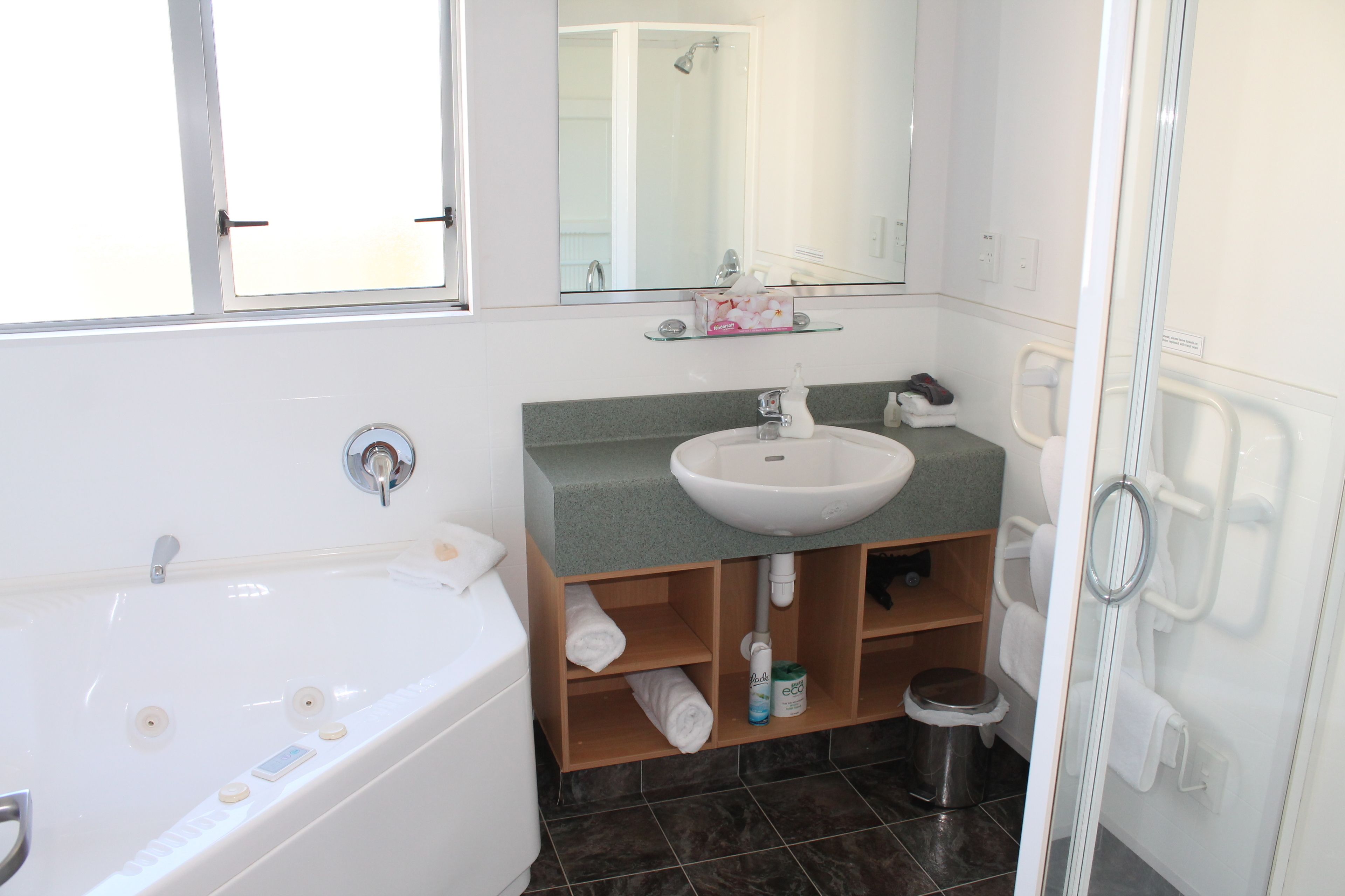 Deluxe Two Bedroom | Bathroom