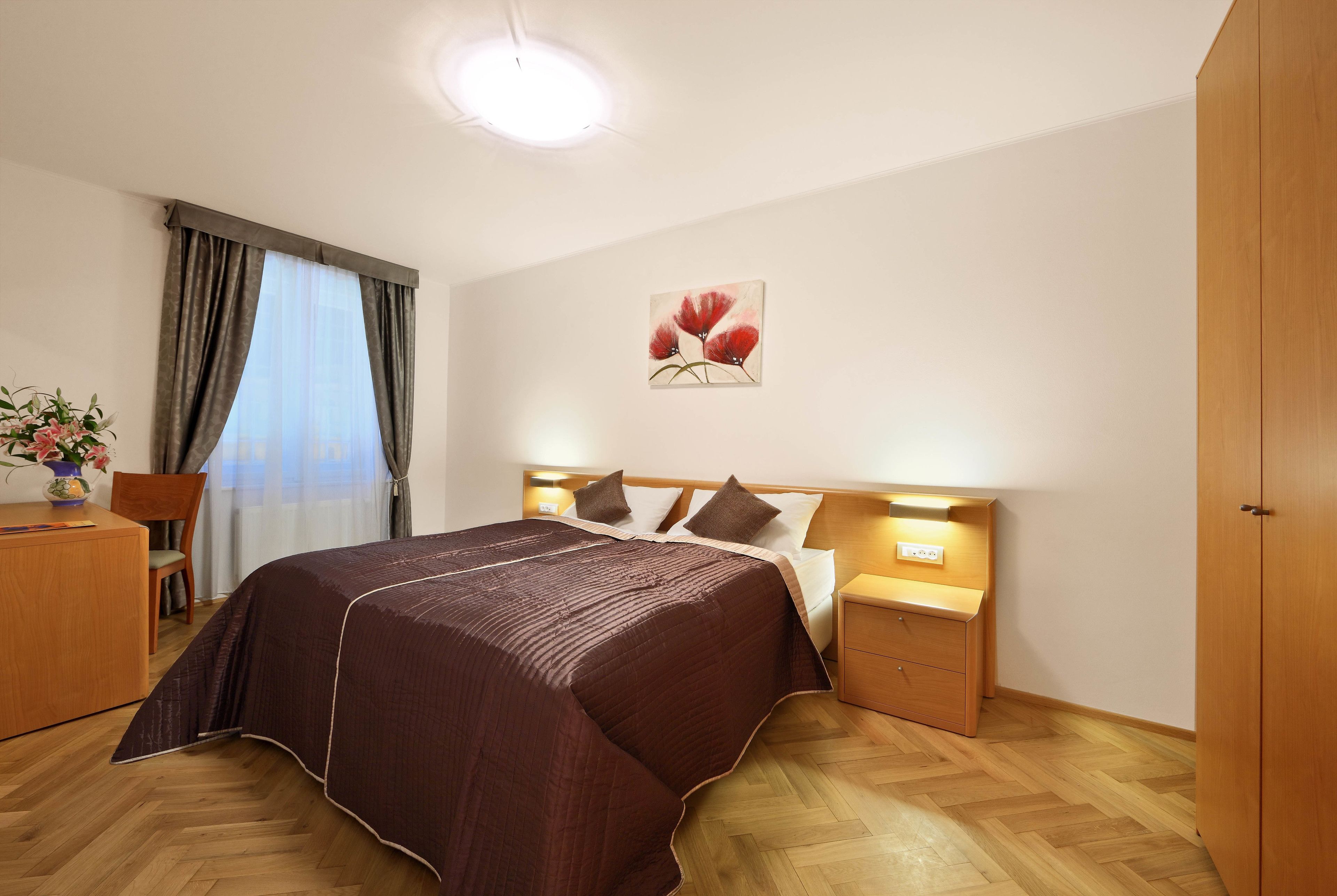 superior apartment | in-room safe, iron/ironing board, free cots/infant beds, rollaway beds