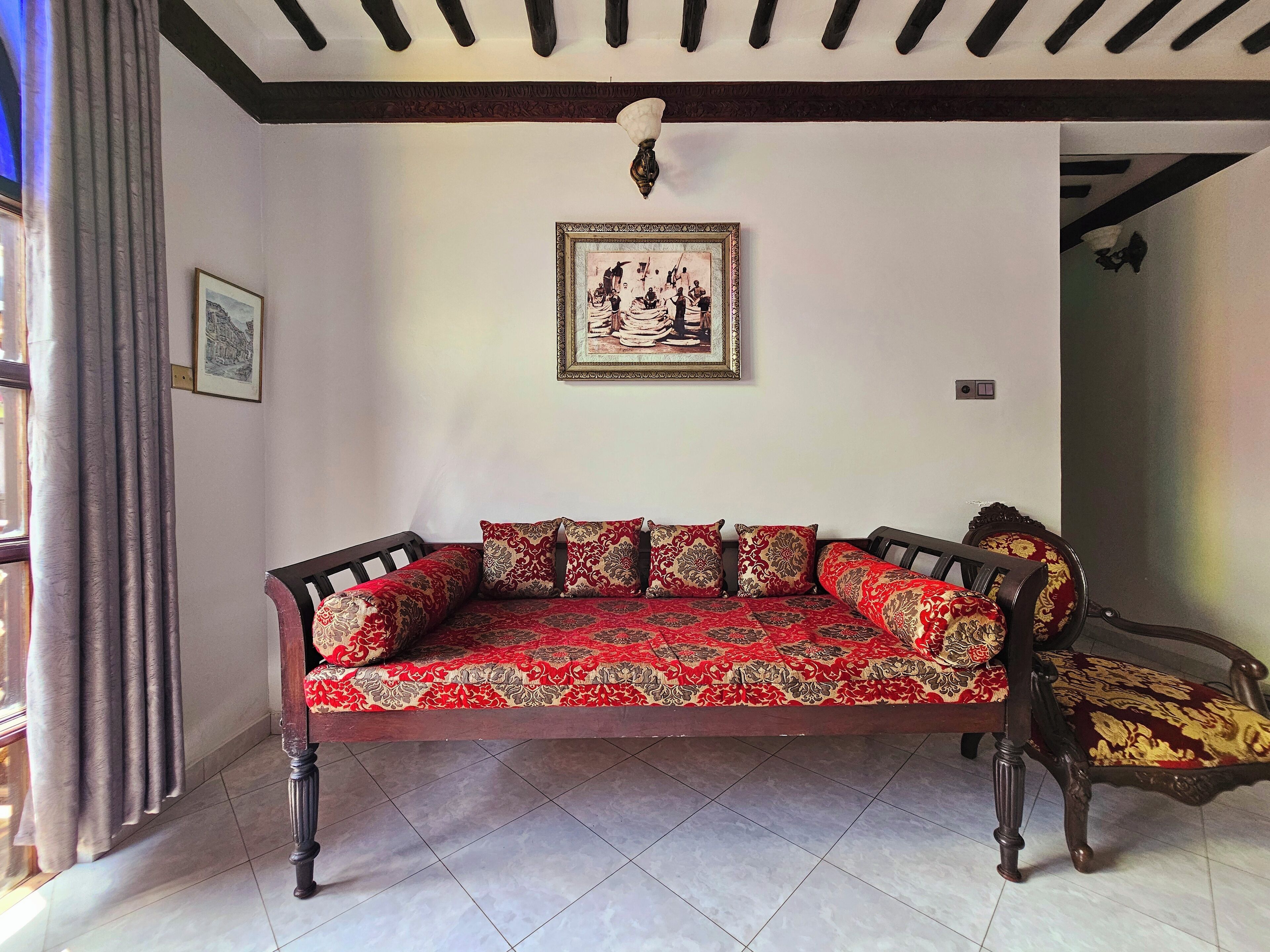 deluxe double room | living area | lcd tv