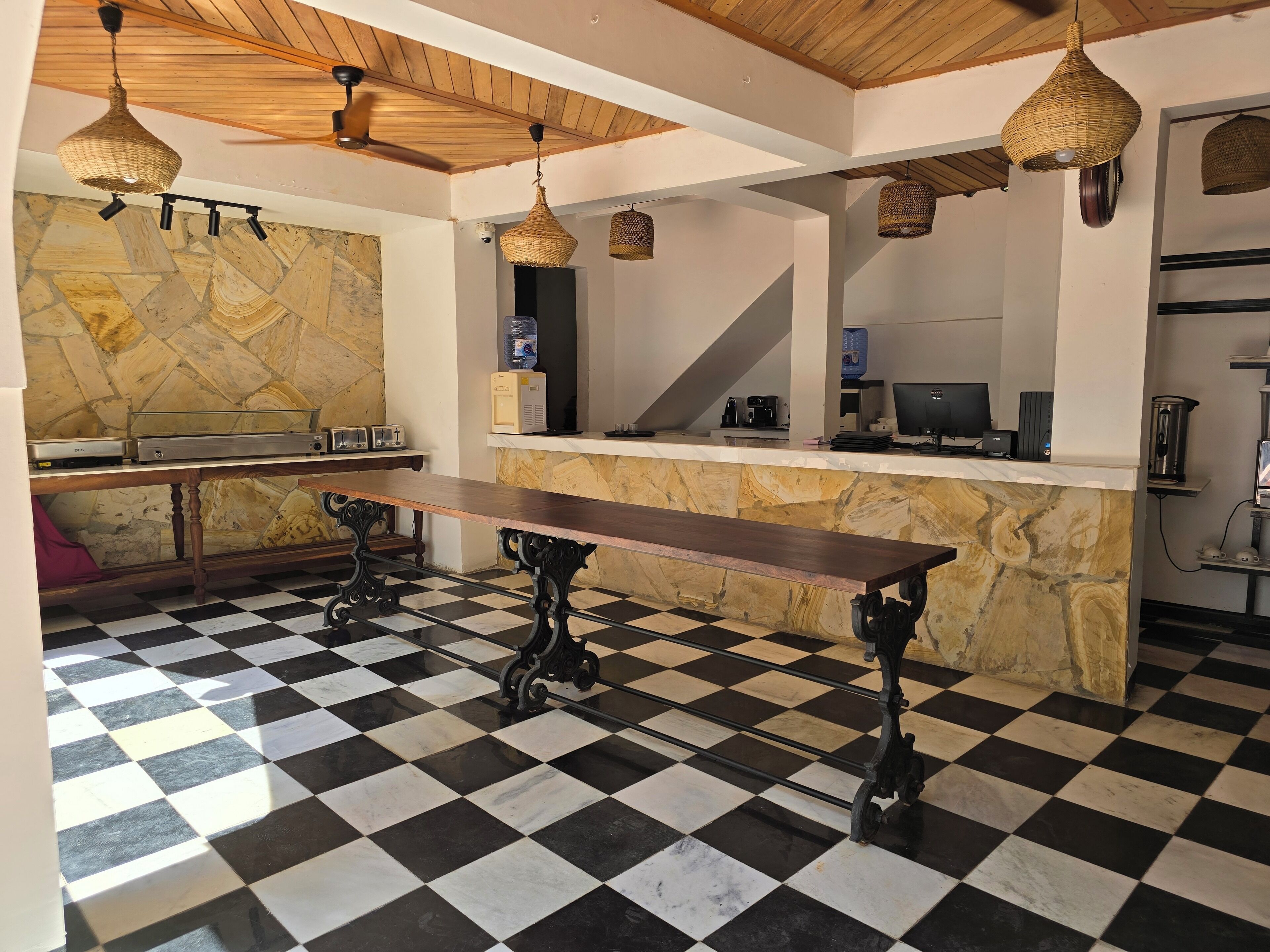 breakfast, lunch, dinner served; pool views