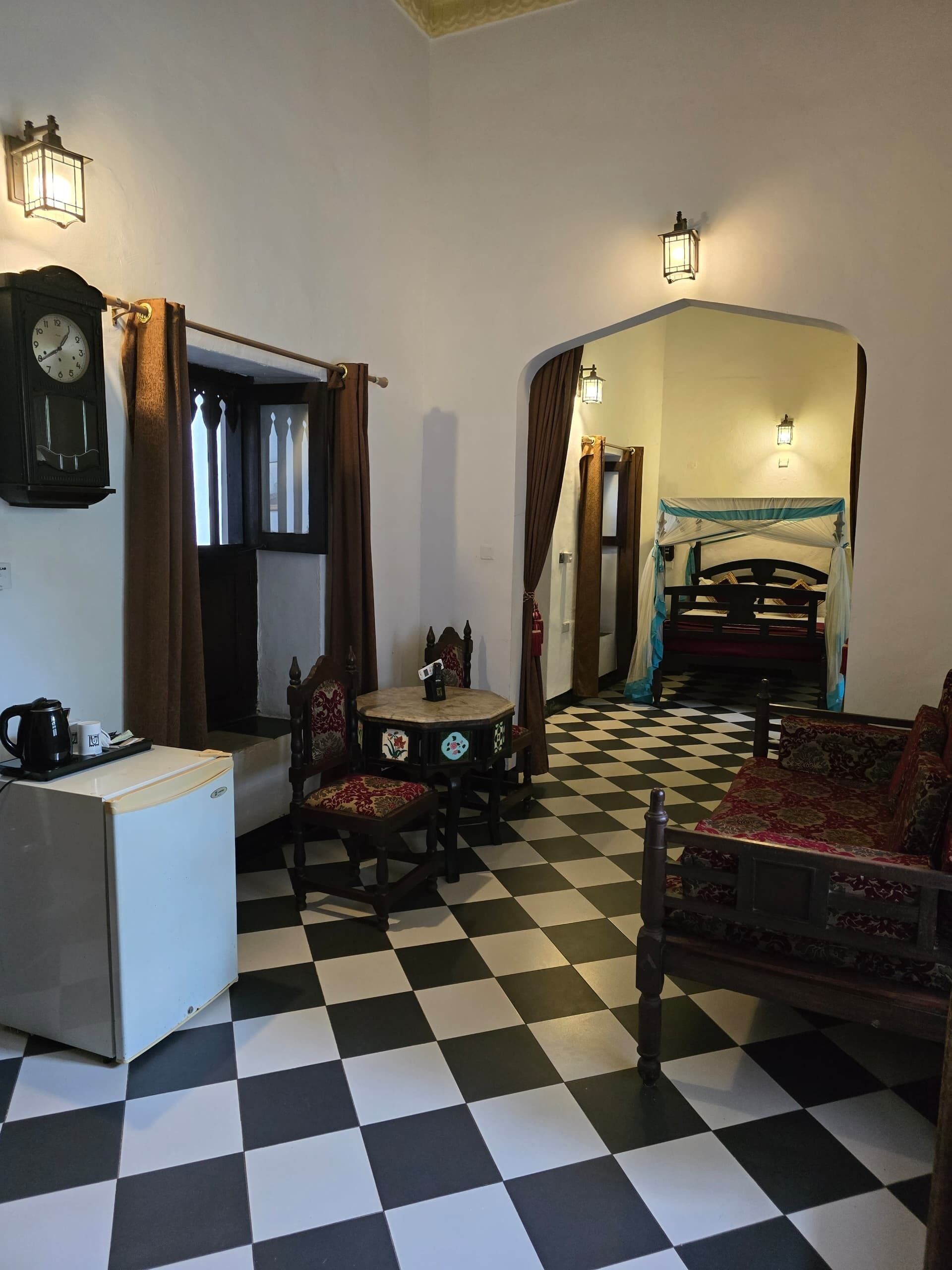 Photo - Dhow Palace Hotel