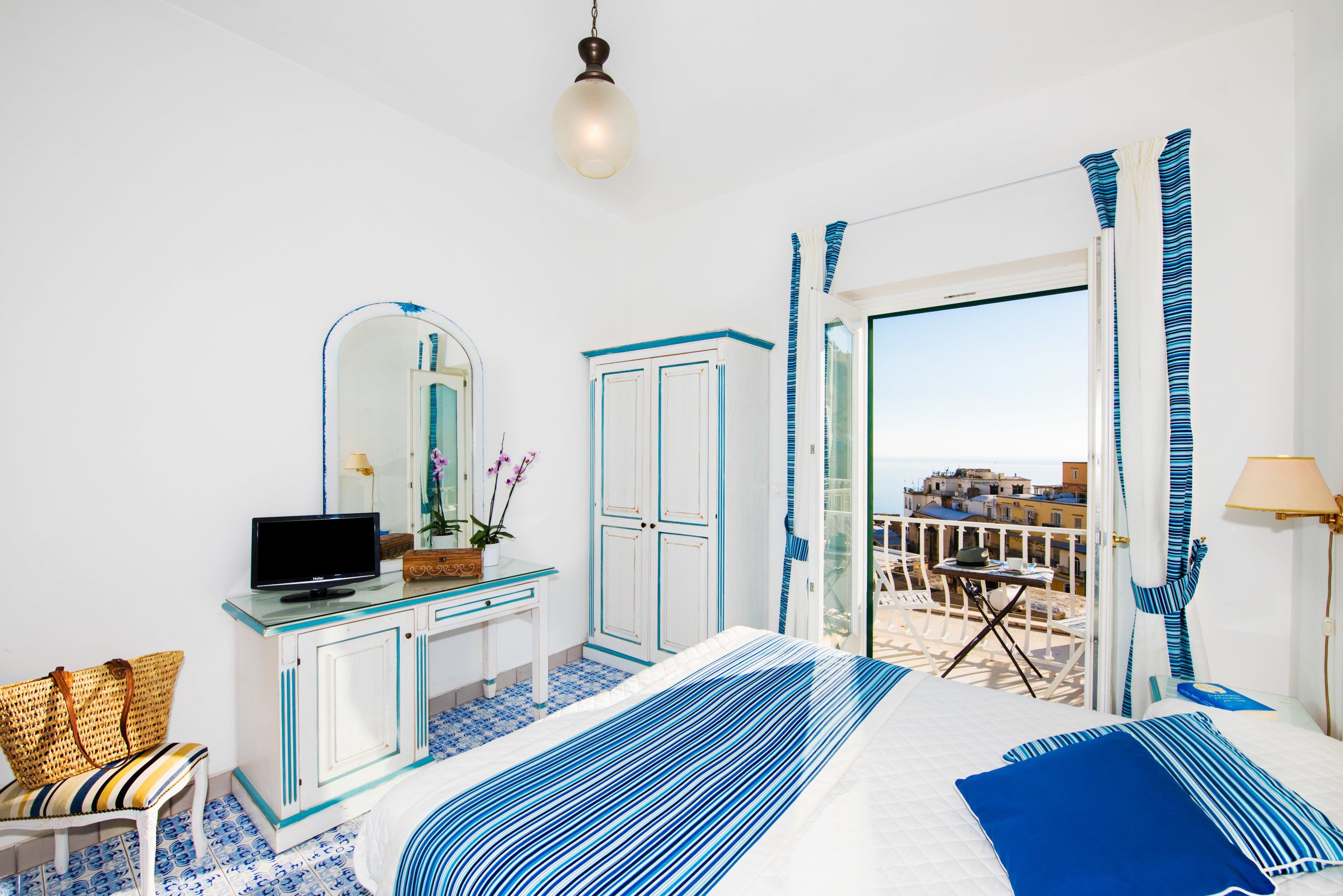 superior double or twin room, balcony | 1 bedroom, down duvets, in-room safe, blackout curtains