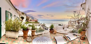 Habitación doble Deluxe, Terraza | 1 habitación, edredón y caja de seguridad en la habitación 