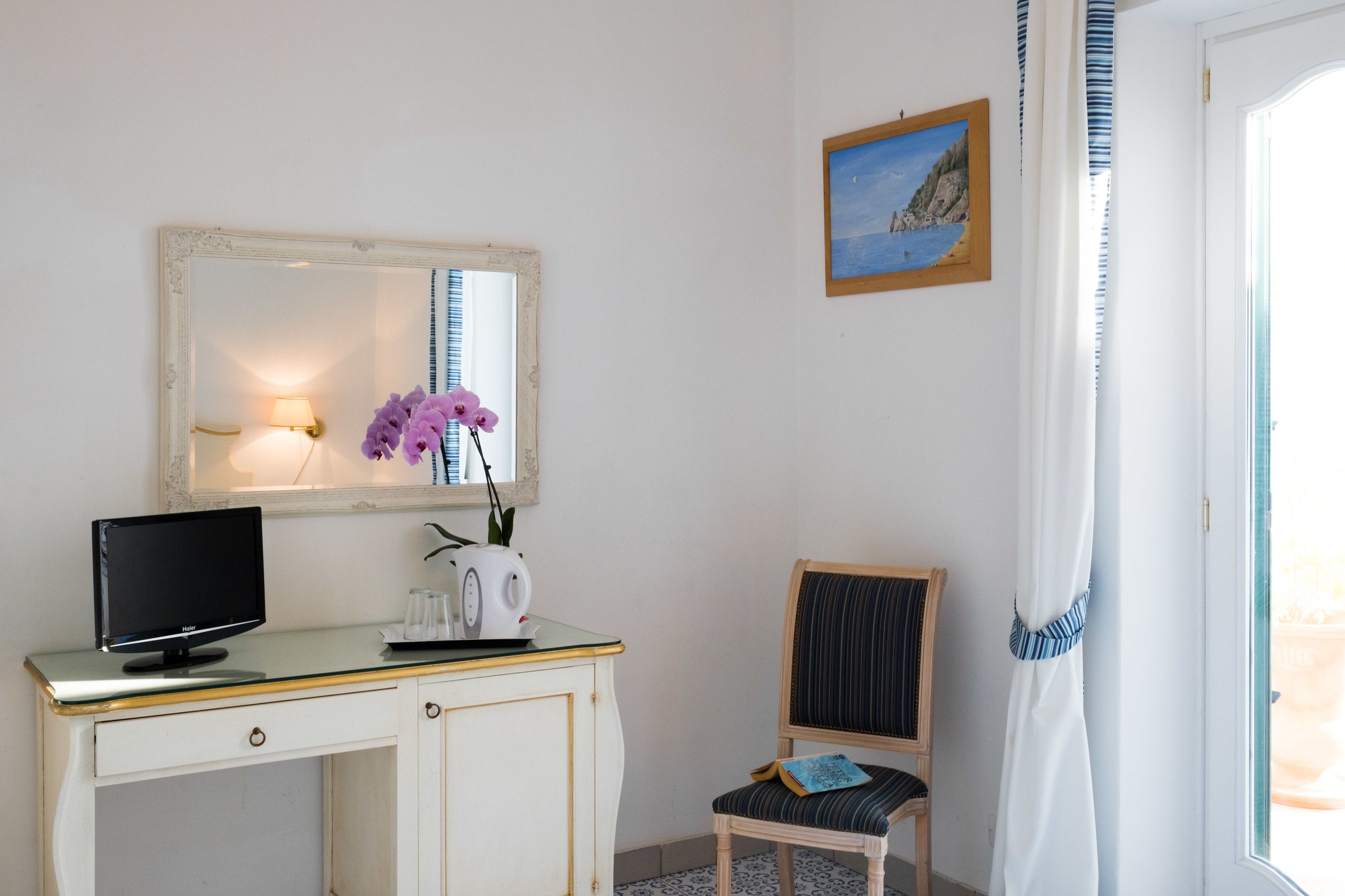 deluxe double room, terrace | 1 bedroom, down duvets, in-room safe, blackout curtains