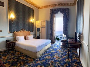Minibar, in-room safe, desk, blackout curtains - Windsor Palace Luxury Heritage Hotel Since 1906 by Paradise Inn Group (Alexandria)