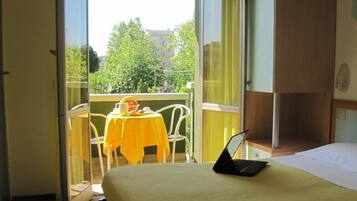 In-room safe, free WiFi, bed sheets