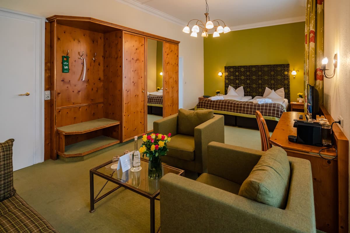 Superior Double Room | 1 bilik tidur, meja, ruang kerja komputer riba, Wi-fi percuma