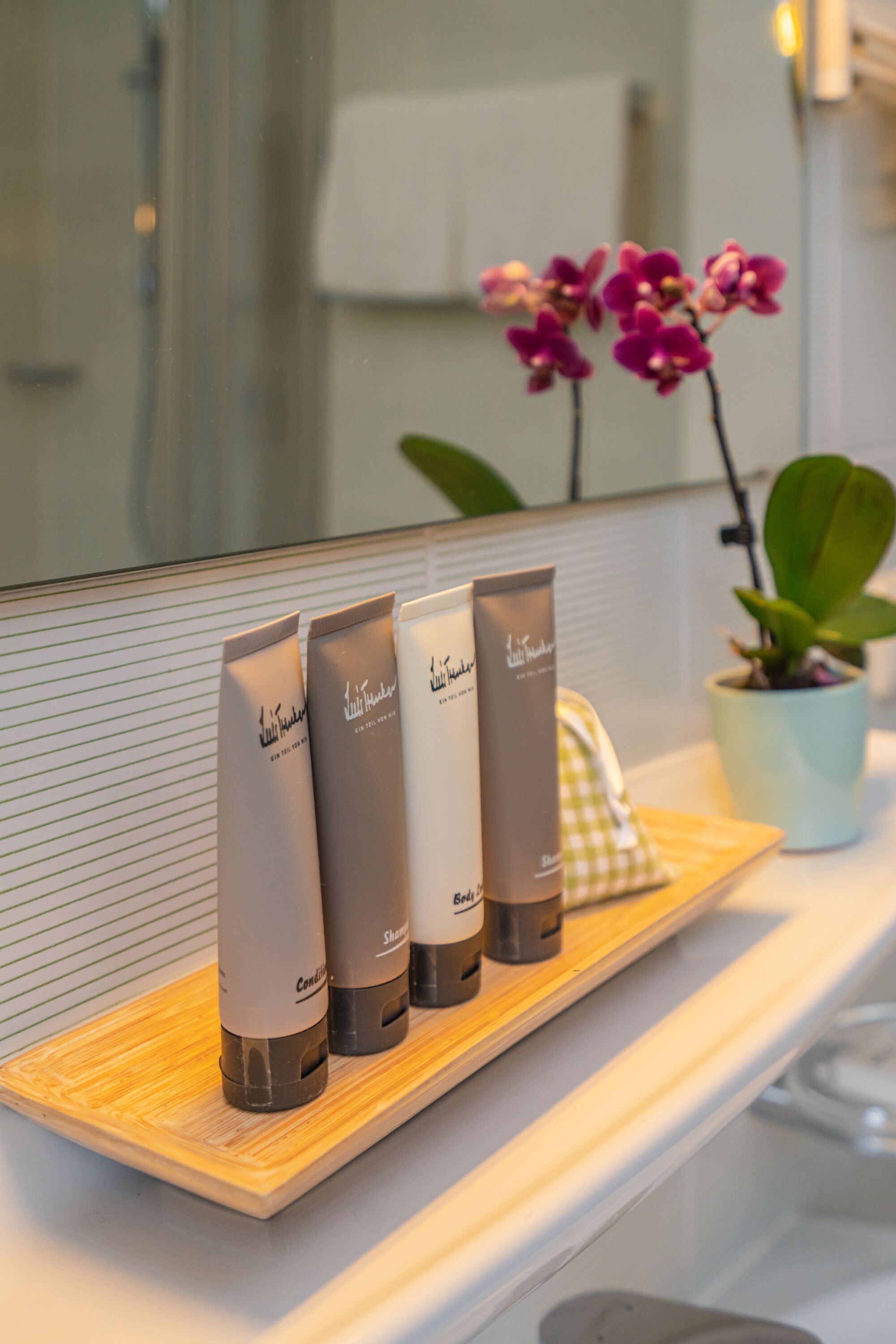 superior double room | bathroom | hair dryer, towels, soap, shampoo