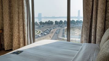 Monolocale Presidenziale, 1 letto king, cucina, vista mare (Majestic) | Biancheria da letto ipoallergenica, minibar, una cassaforte in camera