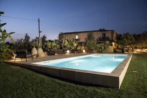 Seasonal outdoor pool, pool loungers - Baglio Siciliamo Country House Adult Only (Noto)