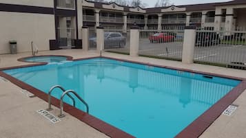 Udendørs pool