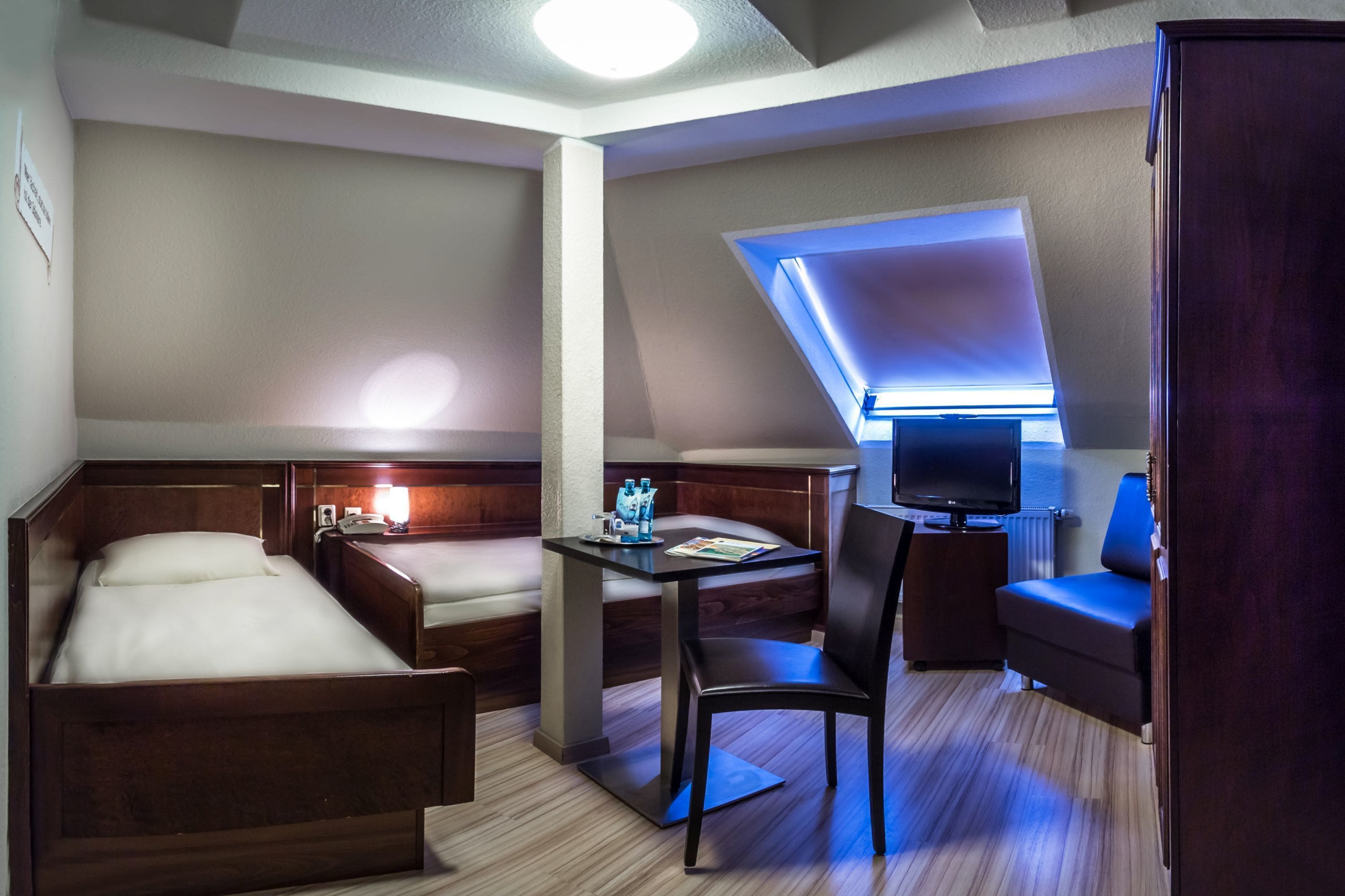 Basic Double Room | Hypo-allergenic bedding, laptop workspace, iron/ironing board, free WiFi