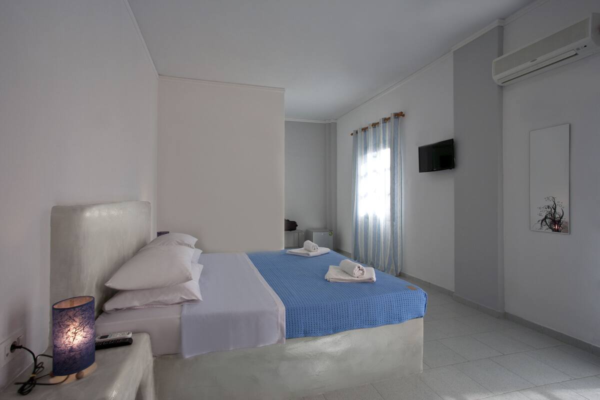 Deluxe Room | In-room safe, soundproofing, WiFi (free)