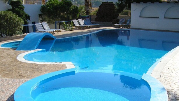 Outdoor pool - Gaia Hotel (Santorini)