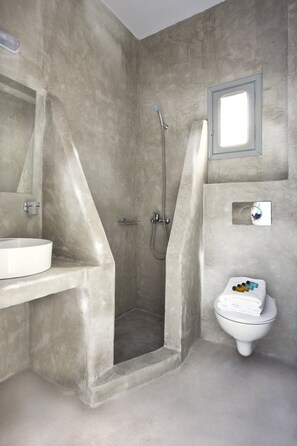 ของใช้ในห้องน้ำฟรี, ไดร์เป่าผม, ผ้าเช็ดตัว