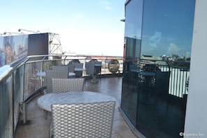 Outdoor dining - GV Tower Hotel (Cebu City)