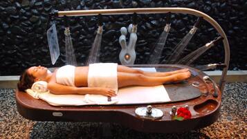 Couples treatment rooms, body treatments, hydrotherapy, aromatherapy