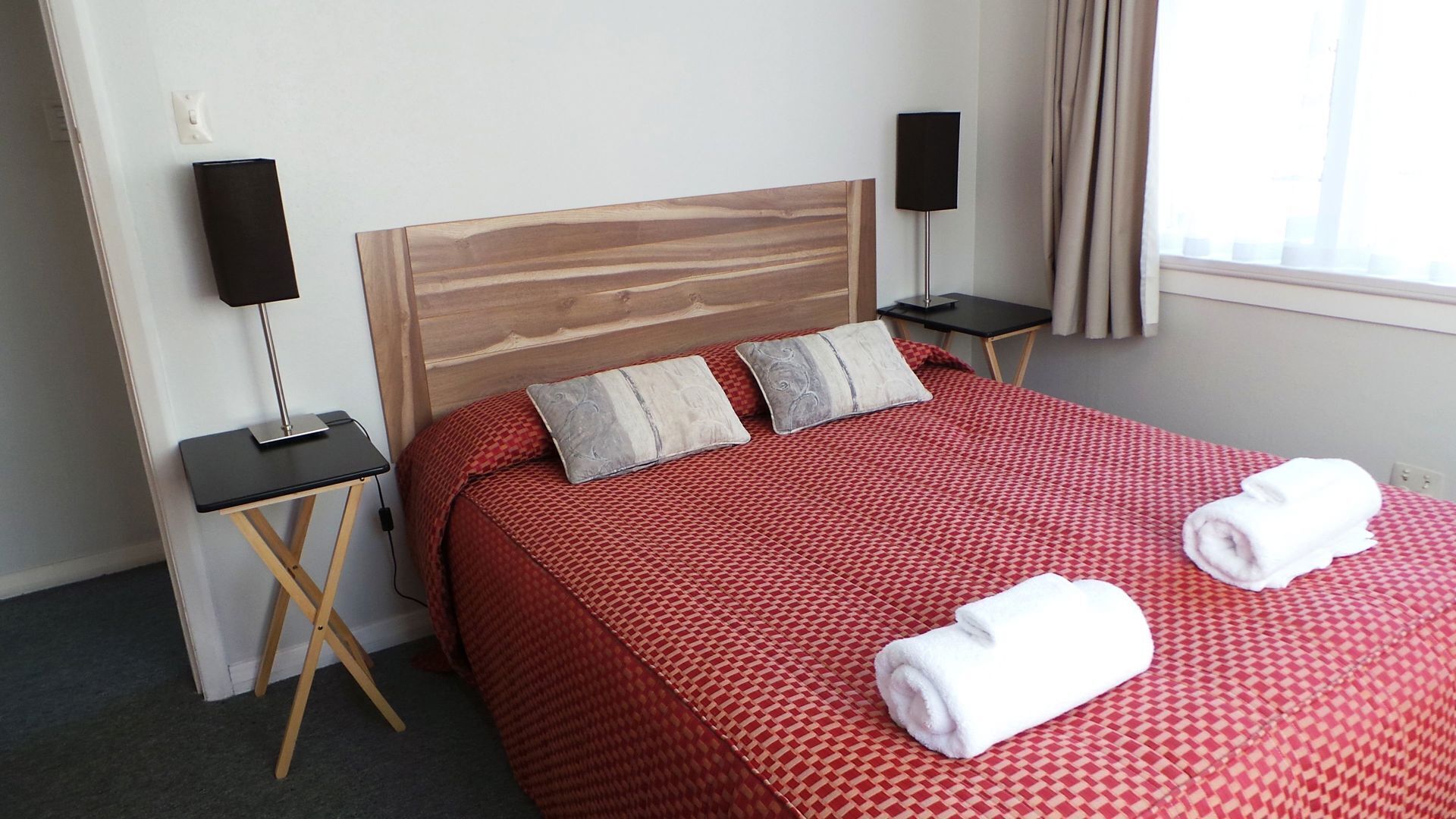 Iron/ironing board, free WiFi, bed sheets