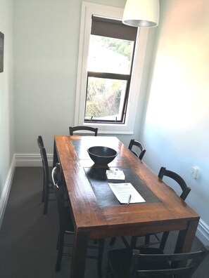 Family Apartment, 3 Bedrooms | Living area | TV - Owens Motel (Dunedin)