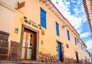 Fachada da propriedade