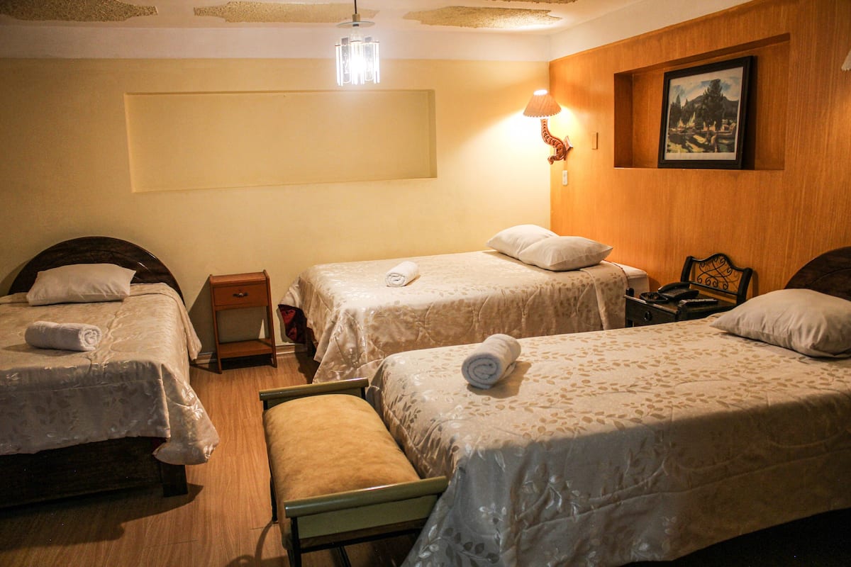 Desk, soundproofing, free WiFi, bed sheets