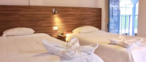 Double Room, 2 Twin Beds | Desk, soundproofing, free WiFi, bed sheets