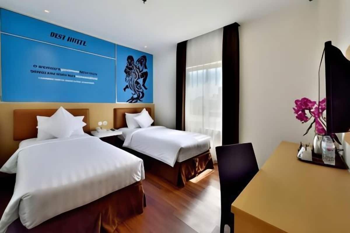 In-room safe, free WiFi
