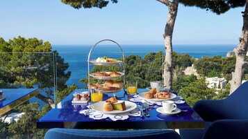 Desayuno continental gratuito y diario