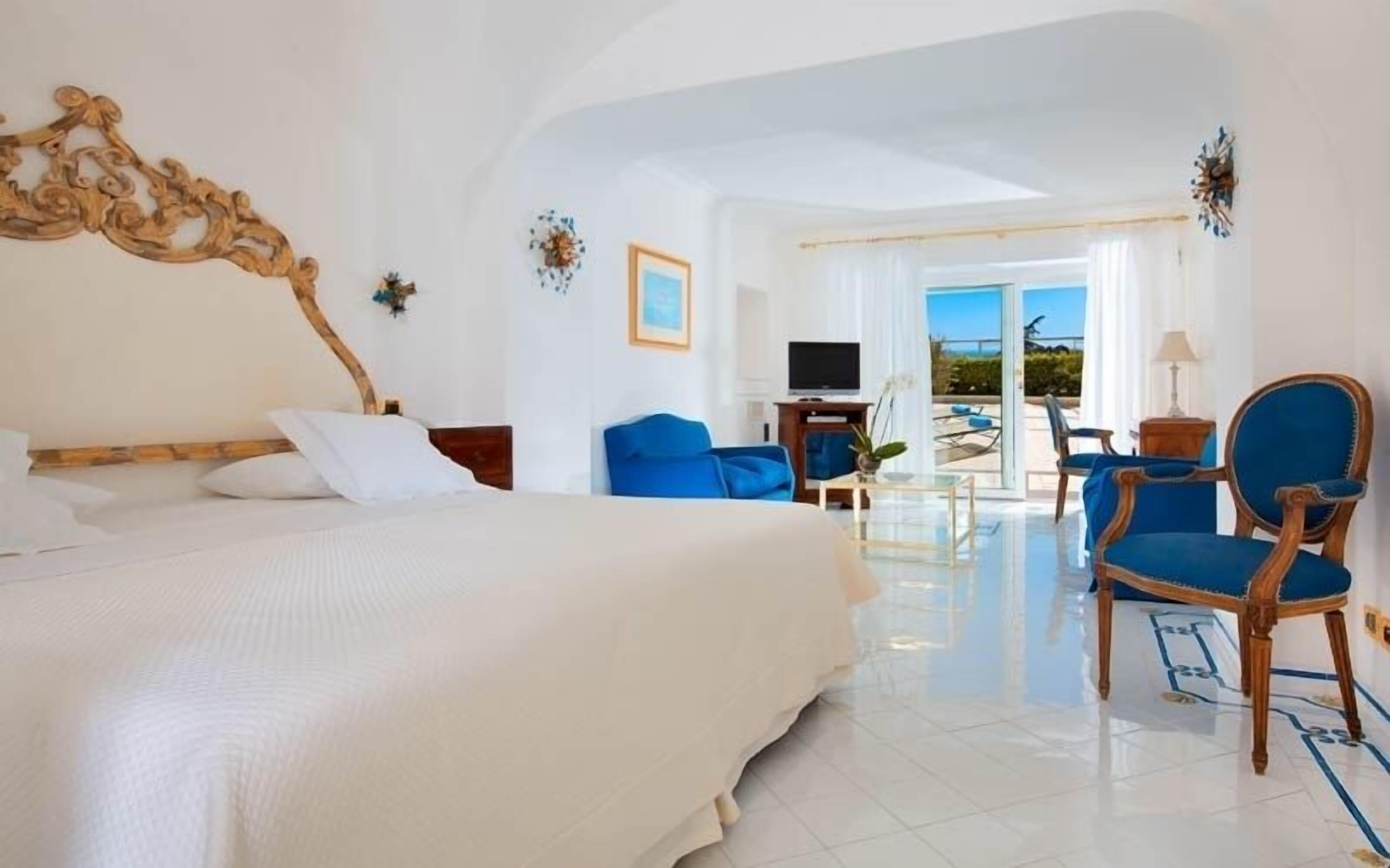 Minibar, safe på rommet, skrivebord og blendingsgardiner